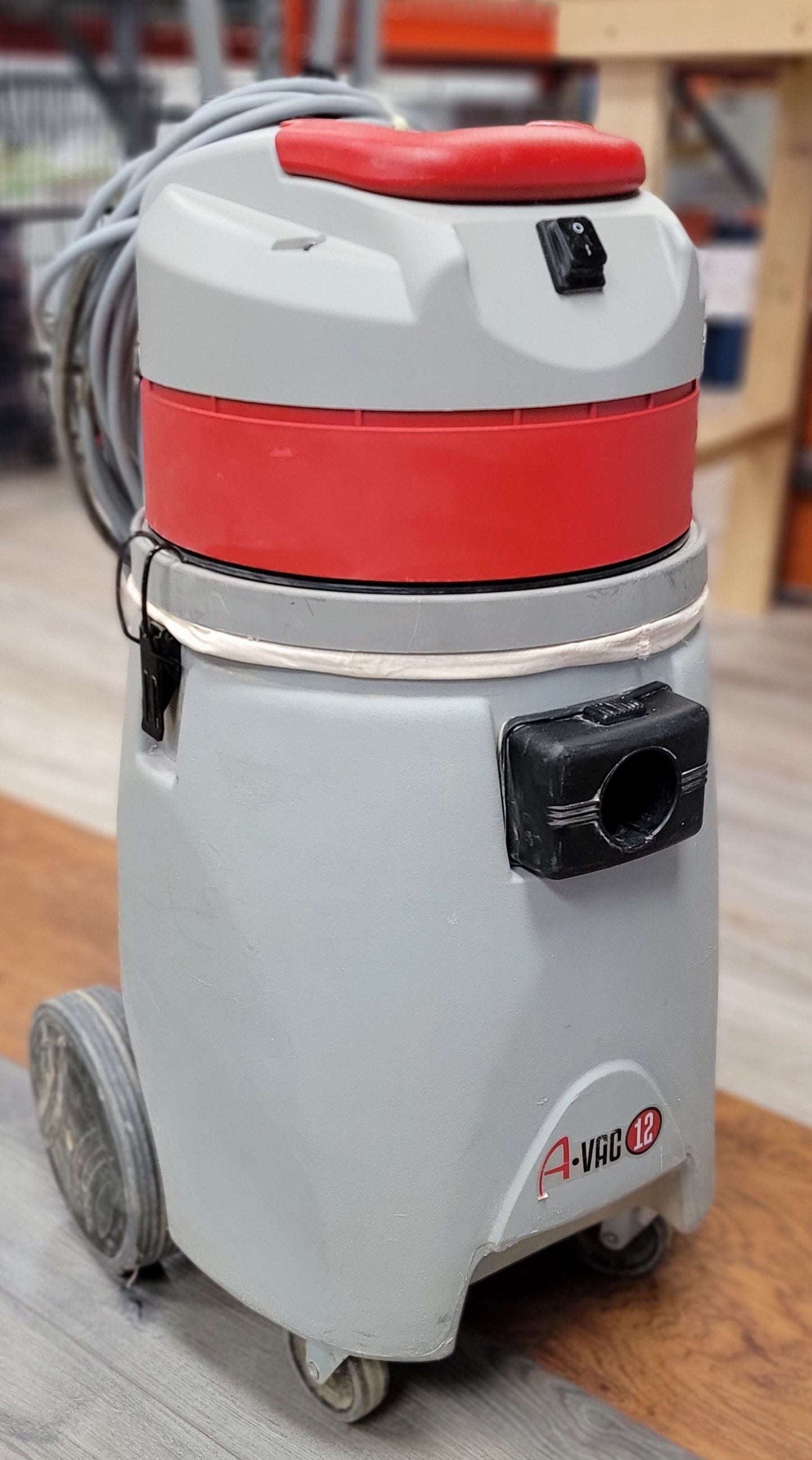 Used American Sanders AVAC-12P Vacuum